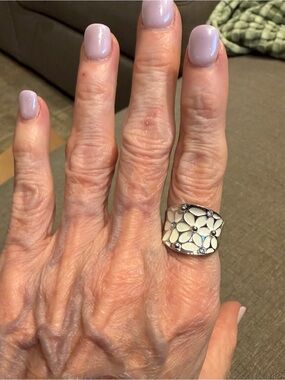 Silver Tone White Floral Enamel Rhinestone Statement Ring Size 6